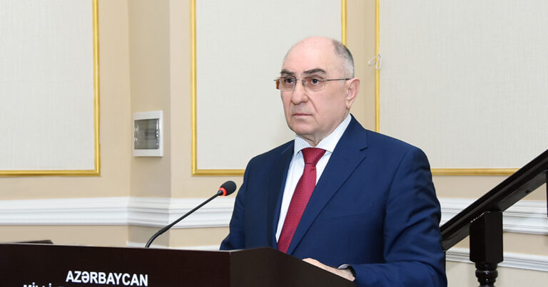 Süni xüsusi intellektdən süni fövqəl intellektə doğru: insan “cini şüşədən buraxıb”