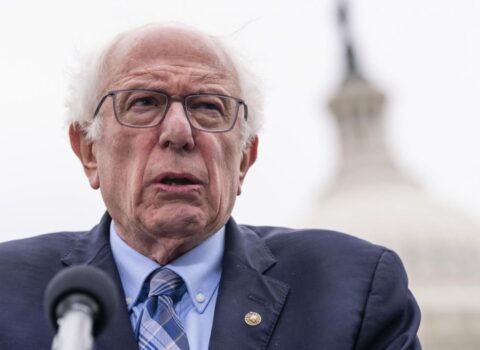 Bernis Sanders: “İnsanlar süni intellektin dünyaya nə edəcəyini, ümumiyyətlə, başa düşmür”