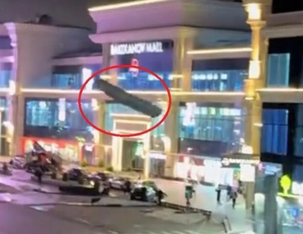 “Bakıxanov Mall”un dam örtüyü uçdu – TƏHLÜKƏLİ ANLAR  – VİDEO