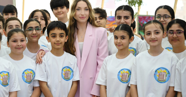 Alena Əliyeva olimpiada yarışını izlədi – FOTOLAR