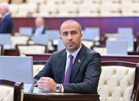 Deputatın “arvad” çıxışı: Dilin inkişafı, yoxsa ənənədən uzaqlaşma?