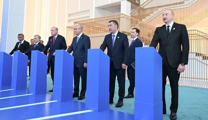 Əliyev Qazaxıstanda təməlqoyma mərasimində…