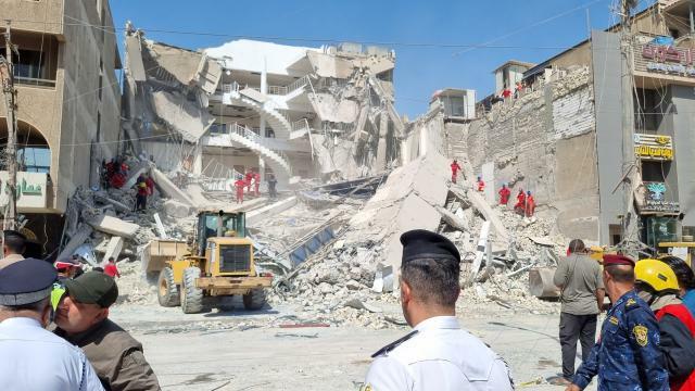 Təbrizdə bina çökdü: ölü və yaralılar var