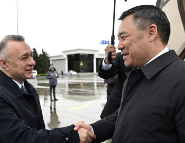 Japarov Azərbaycana gəldi