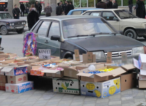 Azərbaycanda küçə ticarəti ilə bağlı yeni QƏRAR