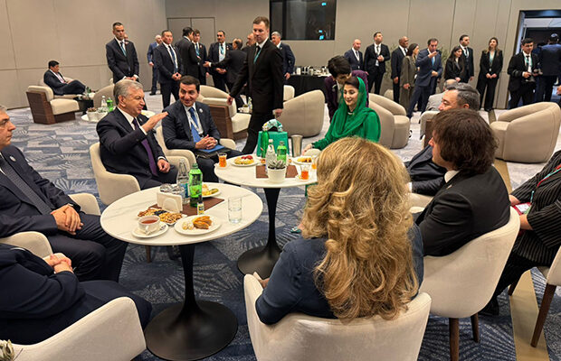 Bakıda liderlər çay süfrəsi arxasında – FOTO