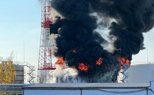 Ukrayna hücumu: Rusiyada bu neft emalı zavodu dayandı