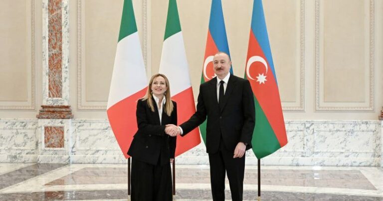 İlham Əliyev və Meloni mətbuata bəyanatlarla çıxış edirlər