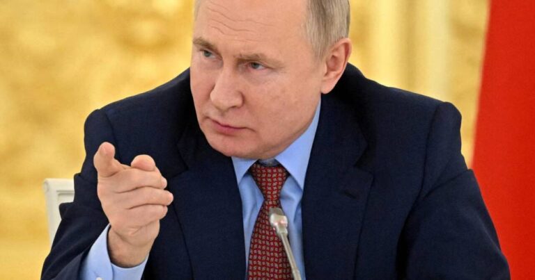 Putin Ukrayna ilə həmsərhəd iki regionla bağlı MÜHÜM QƏRAR İMZALADI