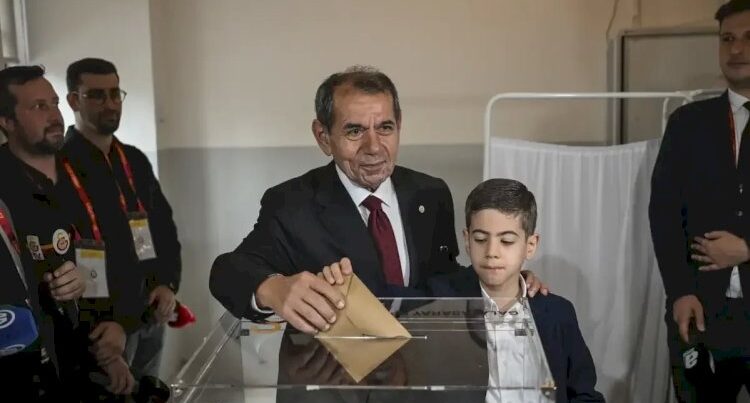 “Qalatasaray”a yeni prezident seçildi “Qalatasaray”a yeni prezident seçildi