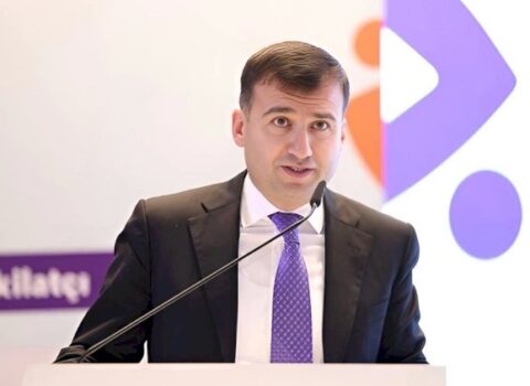 Azər Mursaqulov mərkəz direktorunu işdən çıxardı