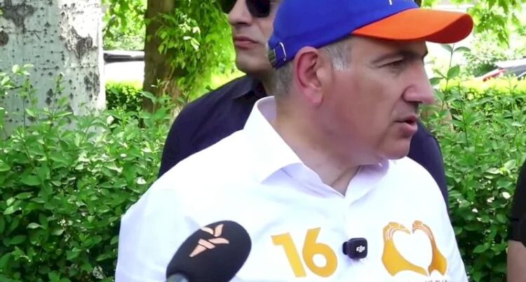 Paşinyanı dükandan qovdular – VİDEO