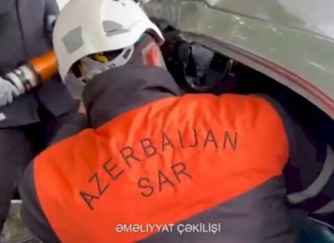 Oğuzda ağır qəzadan sonra sürücü belə xilas edildi – ANBAAN GÖRÜNTÜLƏR