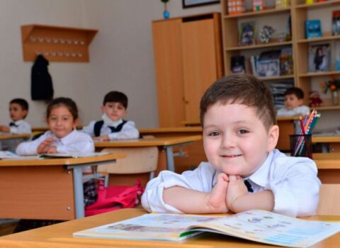 Sabah uşaqların I sinfə qəbulu başlayır