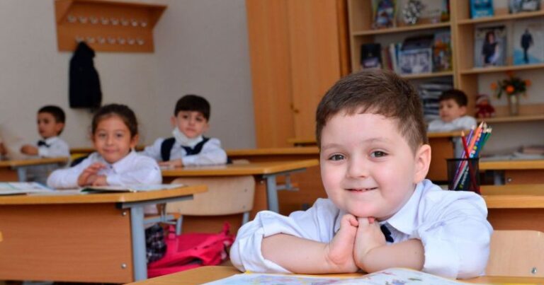 Sabah uşaqların I sinfə qəbulu başlayır