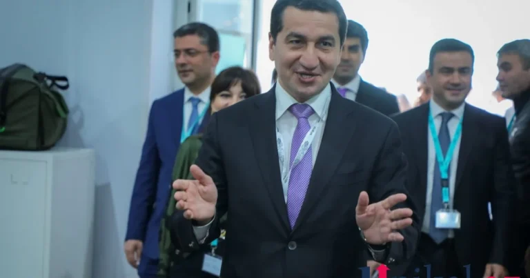 Hikmət Hacıyev jurnalistlərə təşəkkür etdi – FOTO