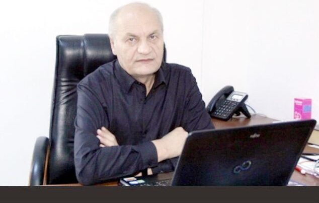 Vaqif Qarayev ADY-nin qiymət siyasətini tənqid etdi: “Açıqlamanı niyə damcı-damcı verirsiniz?” Vaqif Qarayev ADY-nin qiymət siyasətini tənqid etdi: “Açıqlamanı niyə damcı-damcı verirsiniz?”