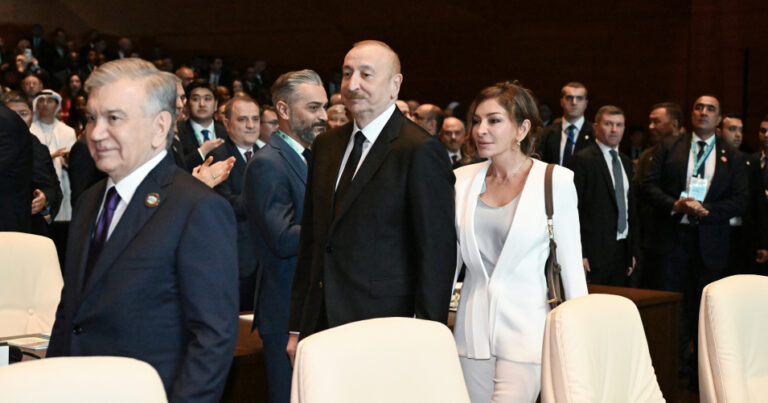 İlham Əliyevlə xanımının tədbirdən FOTOLARI