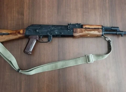 İki gün ərzində qanunsuz saxlanılan 2 avtomat, 1 qumbara aşkarlanıb