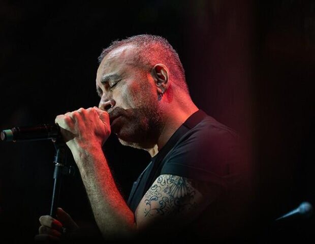 Tanınmış müğənni konsertini yarımçıq qoyub səhnəni tərk etdi