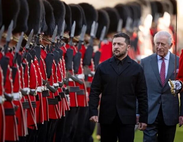 Zelenski Londonda kralla görüşdü
