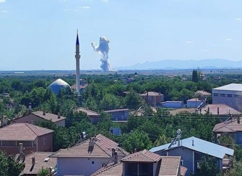 Türkiyədə fişəng fabrikində partlayış baş verib, yaralılar var