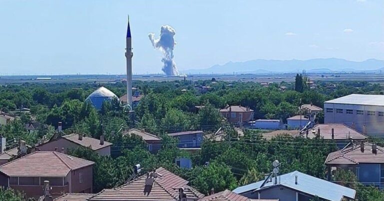 Türkiyədə fişəng fabrikində partlayış baş verib, yaralılar var