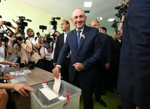 Paşinyan parlament seçkilərində səs verdi