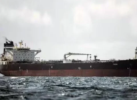 Britaniya Rusiyanın tankerini ələ keçirdi