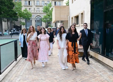 Leyla Əliyeva və Arzu Əliyeva açılış və təqdimat mərasimlərində – FOTOLAR