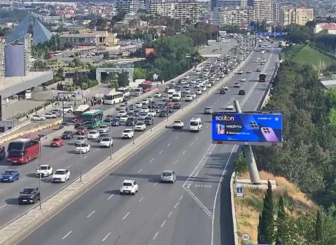 Paytaxtın hansı küçələrində sıxlıq müşahidə olunur?