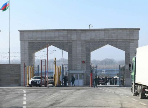 Quru sərhədlər bağlıdırsa, 250 min insan ölkəmizə avtomobili ilə necə gələ bilib?!