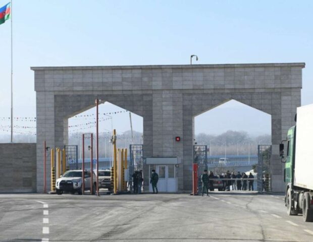 Quru sərhədlər bağlıdırsa, 250 min insan ölkəmizə avtomobili ilə necə gələ bilib?!