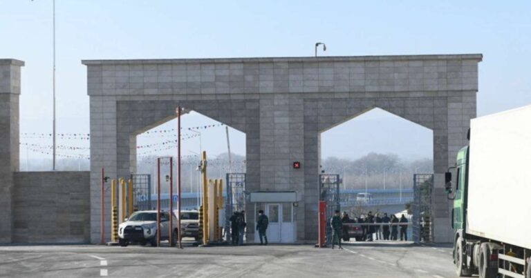 Quru sərhədlər bağlıdırsa, 250 min insan ölkəmizə avtomobili ilə necə gələ bilib?!