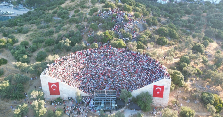Səhərki matçı belə izlədilər – Fotolar