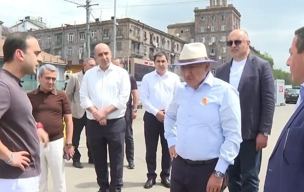 Paşinyan Ukraynanın bərpasına… “Kiyev” körpüsündən başladı – FOTOLAR