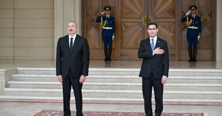Berdiməhəmmədovun rəsmi qarşılanma mərasimi oldu Berdiməhəmmədovun rəsmi qarşılanma mərasimi oldu