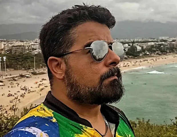 Braziliyada turist qayanın zirvəsində şəkil çəkdirərkən həyatını itirdi – VİDEO