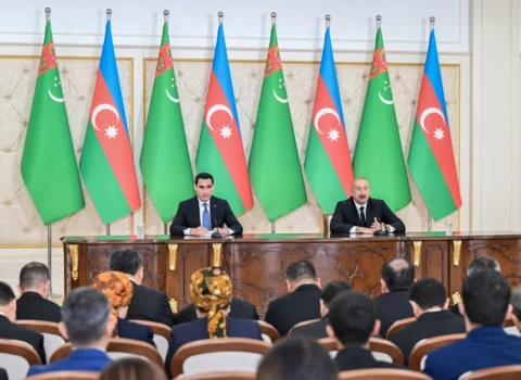 Azərbaycan və Türkmənistan prezidentləri mətbuata bəyanatlarla çıxış ediblər
