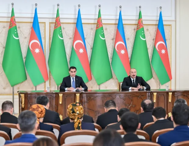 Azərbaycan və Türkmənistan prezidentləri mətbuata bəyanatlarla çıxış ediblər