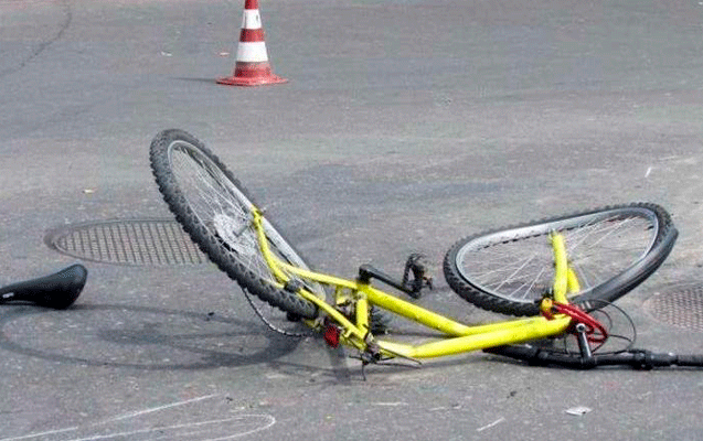 20 yaşlı velosipedçini maşın vurdu – Durumu ağırdır