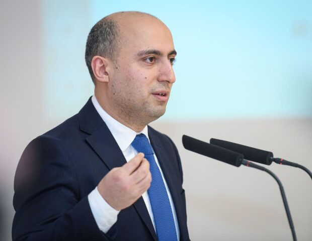 Universitetlər Bakıdan köçürülür? – Nazir AÇIQLADI