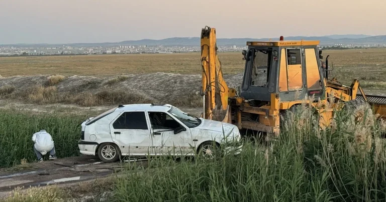 Türkiyədə avtomobilin dərəyə aşması nəticəsində 3 uşaq ölüb Türkiyədə avtomobilin dərəyə aşması nəticəsində 3 uşaq ölüb