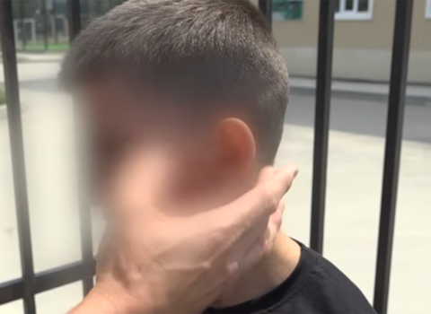 “Məni vurdu, bildirdi ki, evdə desən, qiymətini kəsəcəyəm” – Video