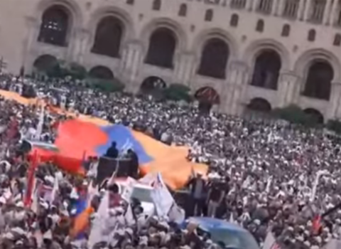 İrəvanda mitinqdə Azərbaycan dilində dialoq səsləndirildi – VİDEO