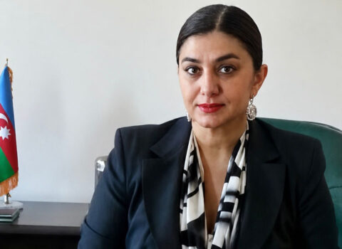 Bakıda sabiq məmur dava saldı, polisə düşdü