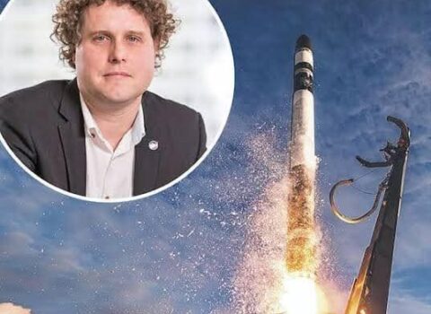 Piter Bek fenomeni: Diplomsuz mühəndis necə SpaceX-in əsas rəqibinə çevrildi?