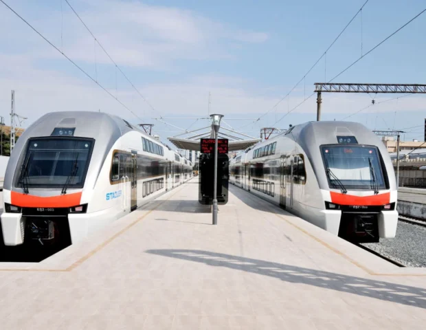 Sumqayıt qatarının qarşısına qəflətən çıxan gənc öldü