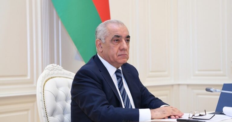 Əli Əsədov iki qərar imzaladı