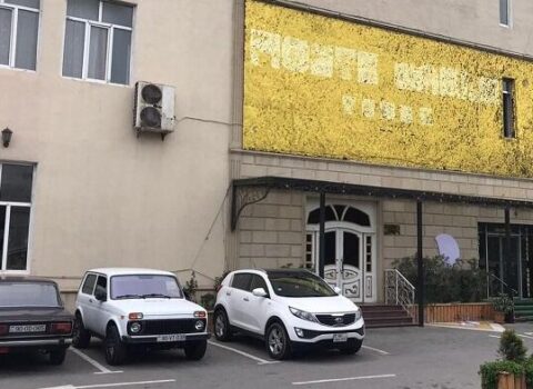 Bakının məşhur gecə klubunun qarşısında dava: İki mühafizəçi…